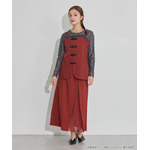 TVアニメ『らんま1/2』× earth music＆ecology Japan Label「チャイナスカート」ボルドー　着用イメージ（C）高橋留美子・小学館/「らんま1/2」製作委員会