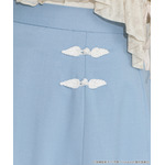 TVアニメ『らんま1/2』× earth music＆ecology Japan Label「チャイナスカート」ライトブルー　着用イメージ（C）高橋留美子・小学館/「らんま1/2」製作委員会