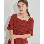 TVアニメ『らんま1/2』× earth music＆ecology Japan Label「チャイナワンピース」ボルドー　着用イメージ（C）高橋留美子・小学館/「らんま1/2」製作委員会