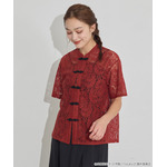 TVアニメ『らんま1/2』× earth music＆ecology Japan Label「チャイナレースシャツ」ボルドー　着用イメージ（C）高橋留美子・小学館/「らんま1/2」製作委員会