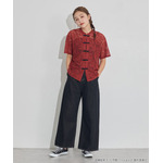 TVアニメ『らんま1/2』× earth music＆ecology Japan Label「チャイナレースシャツ」ボルドー　着用イメージ（C）高橋留美子・小学館/「らんま1/2」製作委員会