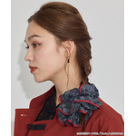 TVアニメ『らんま1/2』× earth music＆ecology Japan Label「ビッグシュシュ」ブラック　着用イメージ（C）高橋留美子・小学館/「らんま1/2」製作委員会