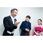 （左から）指揮者キンボー・イシイ、ヴァイオリニスト東亮汰、ヴァイオリニスト山田友里恵