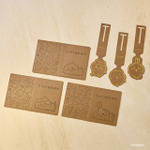 『ちいかわ』パスポートケース、レザー風ストラップ（C）nagano