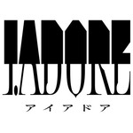 『I.ADORE』ロゴ