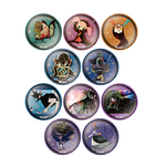 「魔法少女まどか☆マギカ in NAMJATOWN」のミニゲーム「廻れ！ワルプルギスの夜ガラポン」B賞：魔女缶バッジ（全10種）