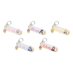 「魔法少女まどか☆マギカ in NAMJATOWN」のラリーゲーム「軌跡を追って ソウルジェム探索ラリー」参加賞：チャーム付きおなまえアクリルキーホルダー（全5種）