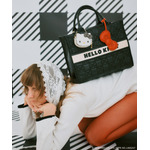 HELLO KITTY×VIS「リボンチャームトートバッグ」使用イメージ