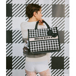 HELLO KITTY×VIS「リボンチャームトートバッグ」使用イメージ