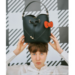 HELLO KITTY×VIS「ハートカットバッグ」使用イメージ