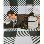 HELLO KITTY×VIS「ダブルフェイスハートカットミニショルダーバッグ」使用イメージ