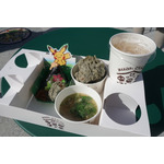 「おにぎり (めんたいこ＆クリームチーズだし醤油漬け)」「竹炭からあげ」など