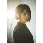 ニノミヤユイ、1stシングル「つらぬいて憂鬱」を7月15日にリリース。アニメ『ピーター・グリルと賢者の時間』OP主題歌にも決定
