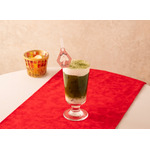 「名探偵コナンカフェ」ドリンクメニュー　横溝重悟の抹茶ラテ