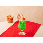 「名探偵コナンカフェ」ドリンクメニュー　世良真純のメロンクリームソーダ