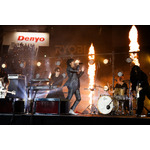 Netflix大会応援ソング 稲葉浩志「タッチ」東京ドームパフォーマンス