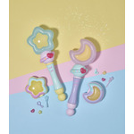 「ぴえろ魔法少女」最新作「魔法の姉妹ルルットリリィ」変身＆魔法アイテムが商品化！“変身モード”や録り下ろしボイス搭載 画像