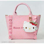 「Maison de FLEUR×HELLO KITTY いちごぬいぐるみチャームBOOK」使用イメージ