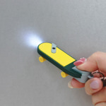 キーライト ターボエンジン付きスケートボード