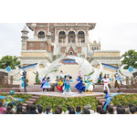 ミッキーたちがTDS25周年衣装で登場！人気ショー「ダンス・ザ・グローブ！」写真解禁