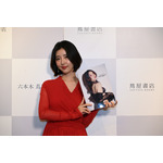 志崎樺音 1st 写真集『unplugged』発売記念イベントスチール