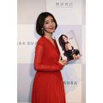 志崎樺音 1st 写真集『unplugged』発売記念イベントスチール