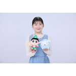 『映画クレヨンしんちゃん 奇々怪々！オラの妖怪バケ～ション』伊藤沙莉 ぬいぐるみ（しんのすけ、シロ）スチール