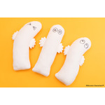 蓄光ニョロニョロクッション　価格：各4,400円（税込）