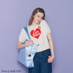 Care Bears™ ニット プルオーバー ¥9,350Care Bears™ ゴールドプリント トート ¥7,700Care Bears™ メタル バッグチャーム ¥4,950Care Bears™ ワニクリップ ¥3,630