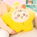 A賞：星に包まれたうさぎのBIGクッション