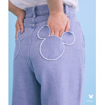 Areeam Disney Collection「Mickey＆Minnie」ミッキー/ストレートデニムパンツ（Light Indigo）着用イメージ