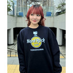 ハードロックカフェ 「Hello Kitty Collection」横浜店 Hello Kitty Crewneck Sweatshirt　着用イメージ