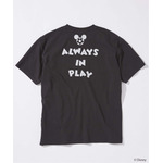 JOURNAL STANDARD「MICKEY MOUSE / ミッキー マウス 別注 サッカー プリント Tシャツ ブラック」