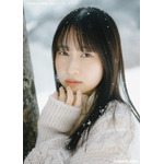 　「花岩香奈 1st写真集」先行カット