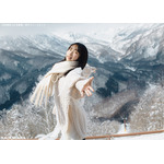 　「花岩香奈 1st写真集」先行カット