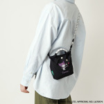 unify × Sanrio characters「クロミが刺繍されたミニポシェット SUPK-03K」使用イメージ