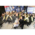 渋谷に“雷警報”発生!? アニメ『サンダー３』放送開始日に渋谷をジャック！学ラン33人が大捜索、カミナリがスペシャルネタ披露 画像
