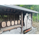 【6】バスを待つ「三将軍」パネル