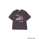 ウッディ＆バズ＆ジェシーが仲良くデザイン♪ 「トイ・ストーリー」ROSE BUDコレクション登場！ 名シーンTシャツやポーチなど遊び心あふれるアイテムがラインナップ♪ 画像