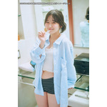 「ラブライブ！」声優・遠藤璃菜、素っぽい部屋着に制服、王道白ワンピースまで…1st写真集発売！2ショット写メ会＆サイン会も【10月6日発売】 画像