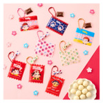 「不二家」ペコちゃんとポコちゃんのお菓子がチャーム＆ミニポーチに♪可愛さ満点の食玩が登場 画像