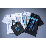 オリジナルTシャツ（全4種） 各4,500円～6,000円（税込）／トートバッグ 2,800円（税込）