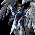 「RG 1/144 ウイングガンダムゼロ EW & ドライツバーク［チタニウムフィニッシュ］」7,260円（税込）（C）創通・サンライズ