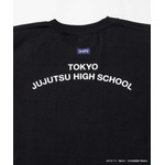 「呪術高専ロゴTシャツ」大人用：5,500円（税込）／子供用：4,400円（税込）（C）芥見下々／集英社・呪術廻戦製作委員会