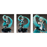 「初音ミク・クロニクル 1/7スケールフィギュア」22,000円（税込）Art by Rella（C）Crypton Future Media,INC.