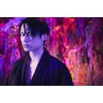 『ホリック xxxHOLiC』松村北斗： 百目鬼 静（どうめき しずか） 役（C）2022 映画「ホリック」製作委員会（C）CLAMP・ShigatsuTsuitachi CO.,LTD.／講談社