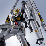 「METAL ROBOT魂 ＜SIDE MS＞ νガンダム（ダブル・フィン・ファンネル装備型）」17,050円（税込）（C）創通・サンライズ