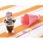 サンリオピューロランド「フレフレ★ピューロ学園」ほっとひと息♪ミラクルアイスコーヒーゼリー（C）2022 SANRIO CO., LTD. TOKYO, JAPAN