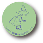 「ムーミンマーケット2023」購入ノベルティ 缶バッジ スナフキン（C）Moomin Characters™