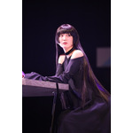 舞台「LIVE STAGE『ぼっち・ざ・ろっく！』」より公式写真（C）はまじあき／芳文社・アニプレックス（C）LIVE STAGE「ぼっち・ざ・ろっく！」製作委員会